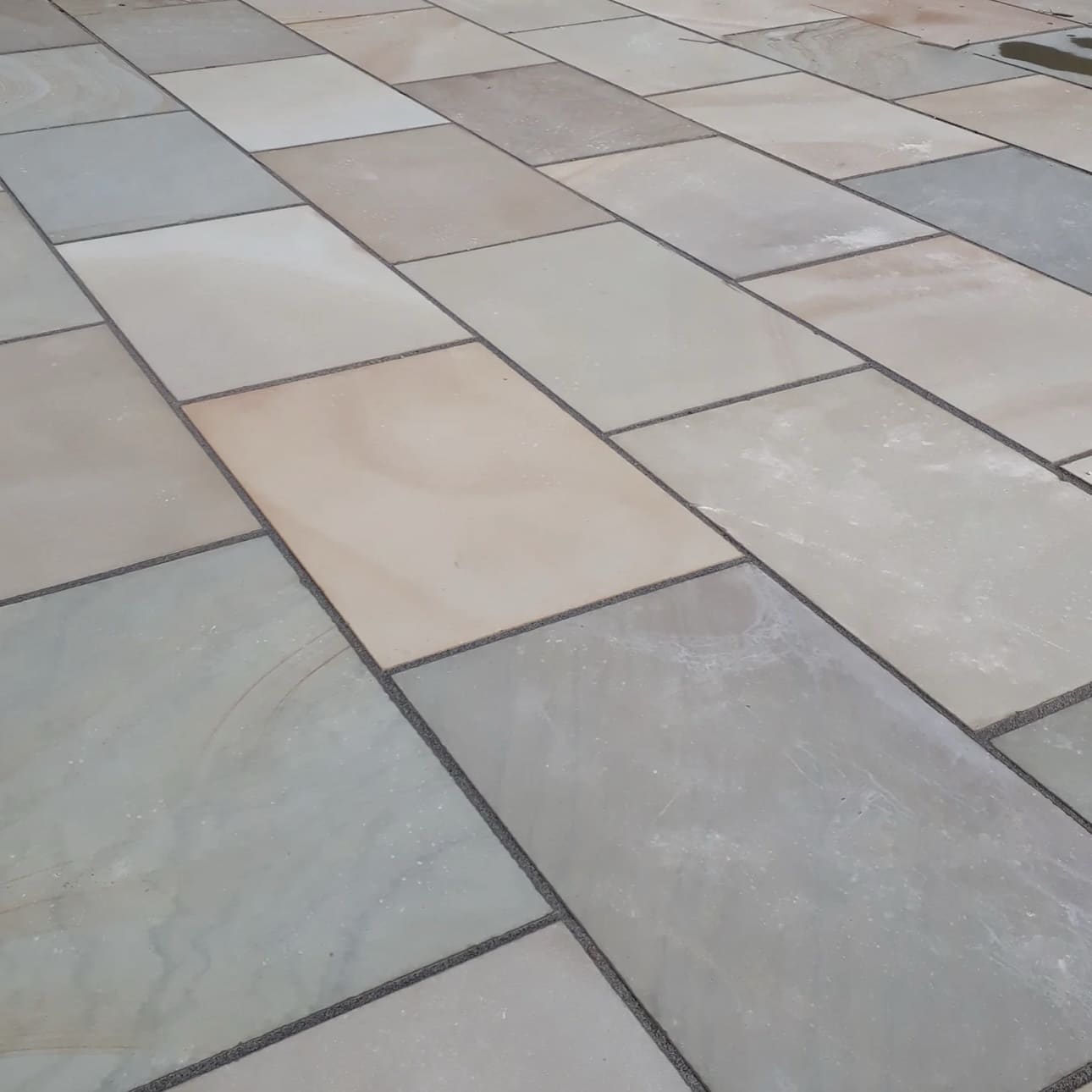 Raj Green Smooth & Sawn Indian Sandstone Paving Slabs - 20mm Thick ...